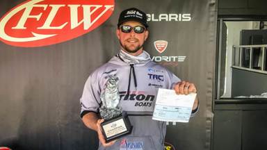 Martin's mega sack leads Bassmaster Open on Florida's Lake Okeechobee